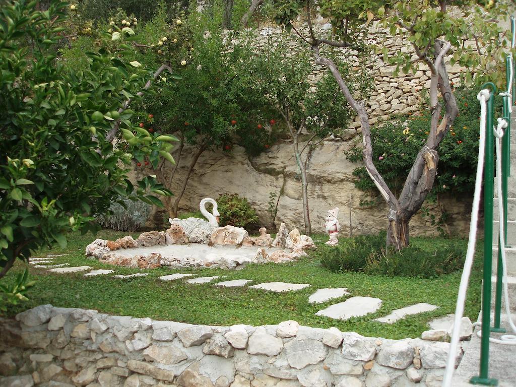 Apartments Petrada Omiš Kültér fotó