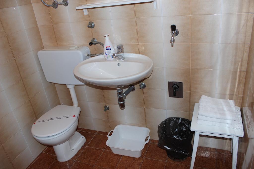 Apartments Petrada Omiš Szoba fotó