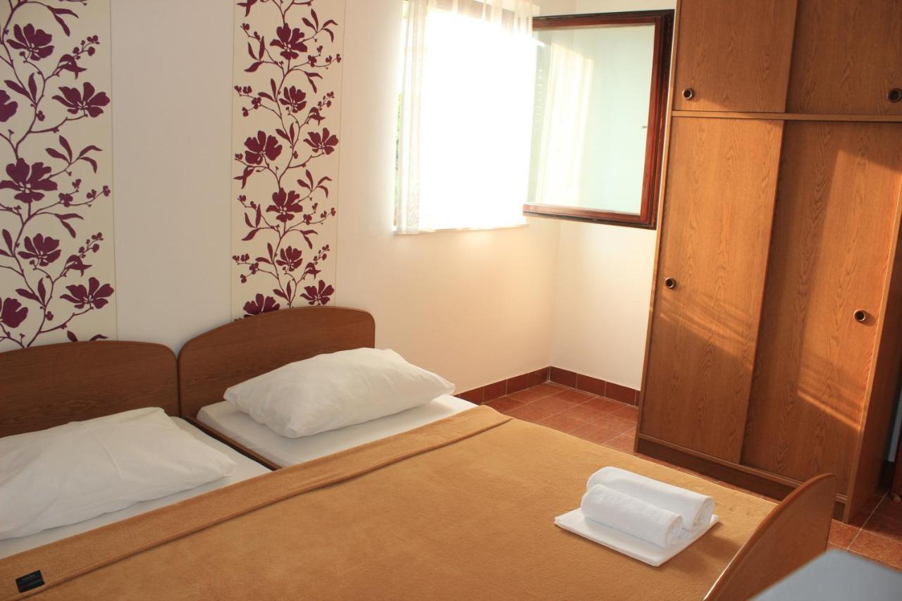 Apartments Petrada Omiš Szoba fotó