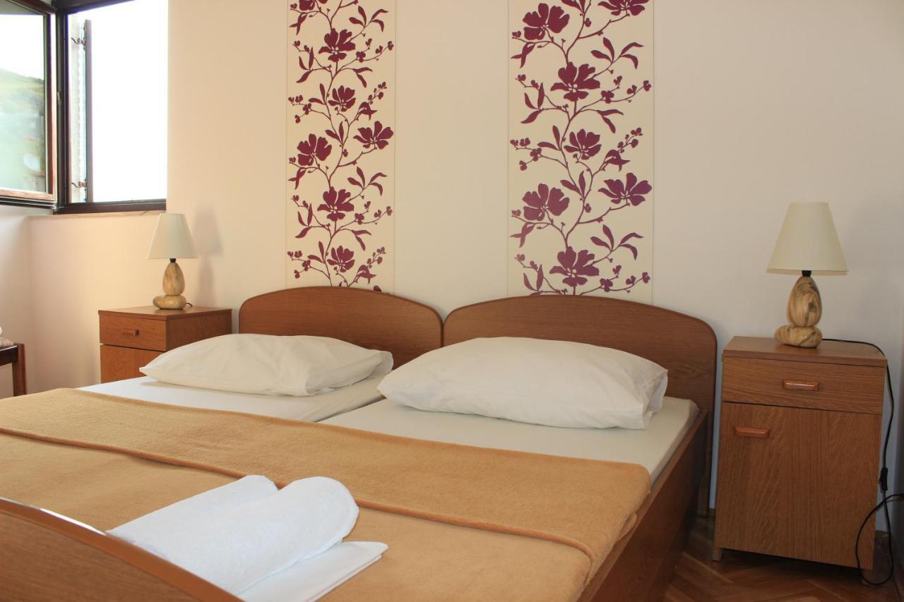 Apartments Petrada Omiš Szoba fotó