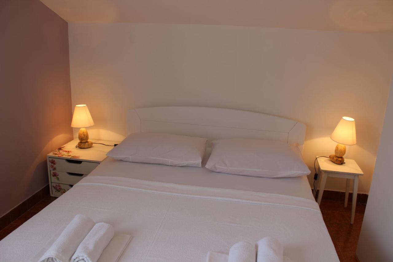 Apartments Petrada Omiš Szoba fotó